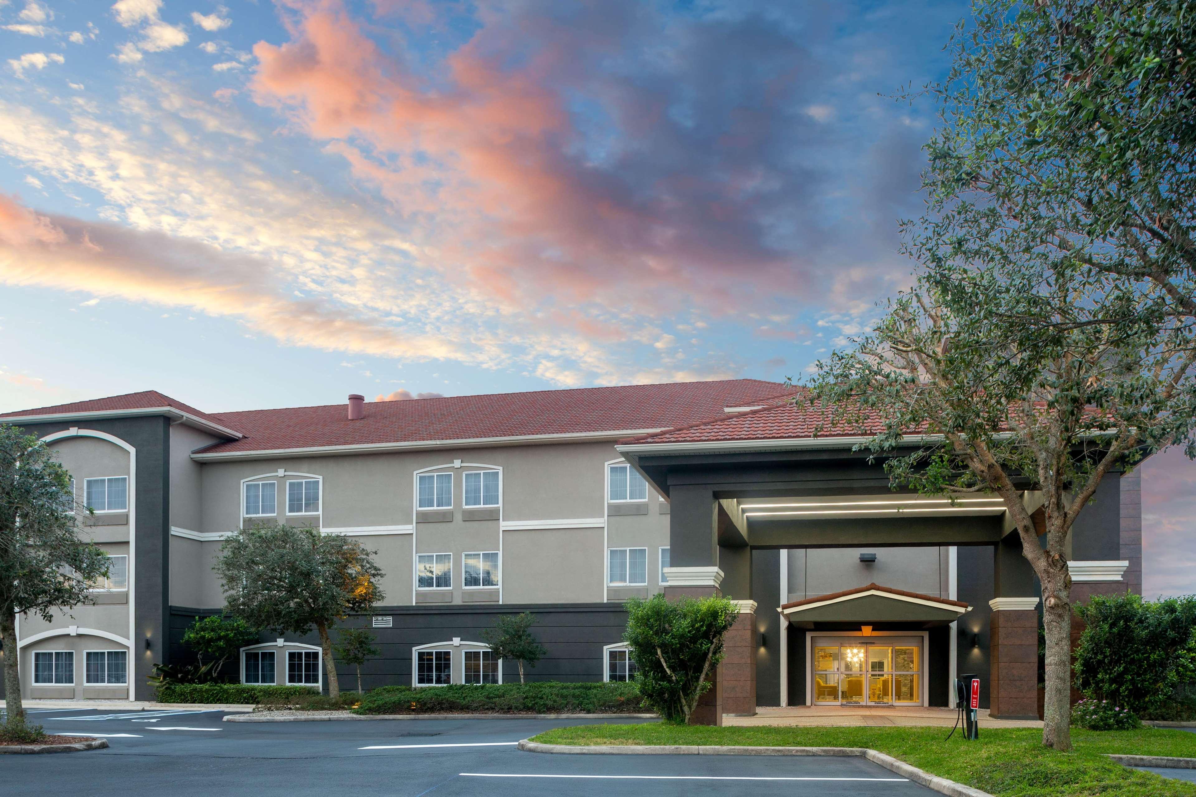 La Quinta By Wyndham Sebring Hotel Exterior photo